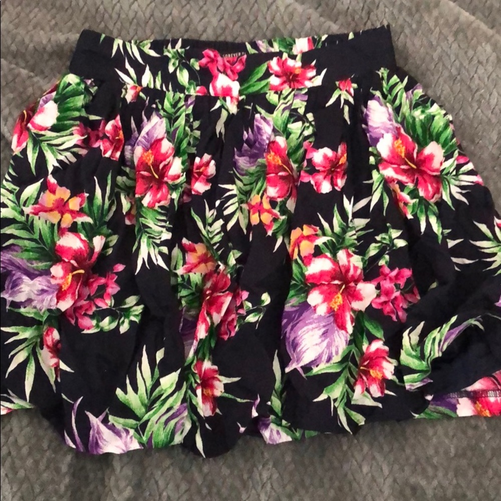 Floral mini skirt
